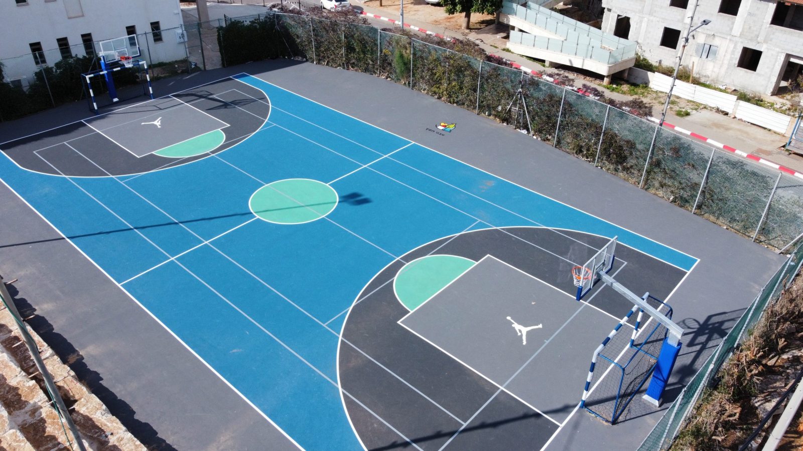 זירת כדורסל בבית של שלומי