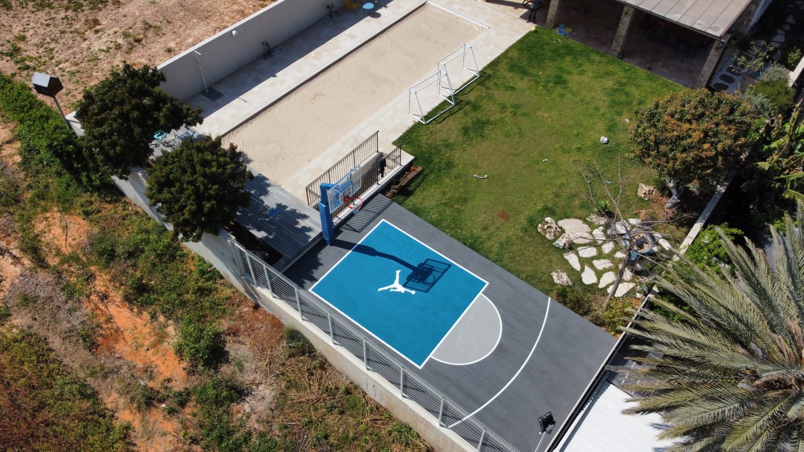 מגרש כדורסל ביתי