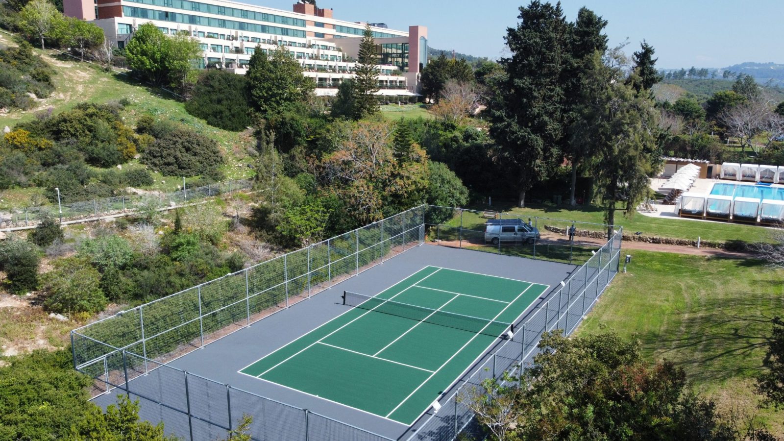 מגרש  טניס ביתי