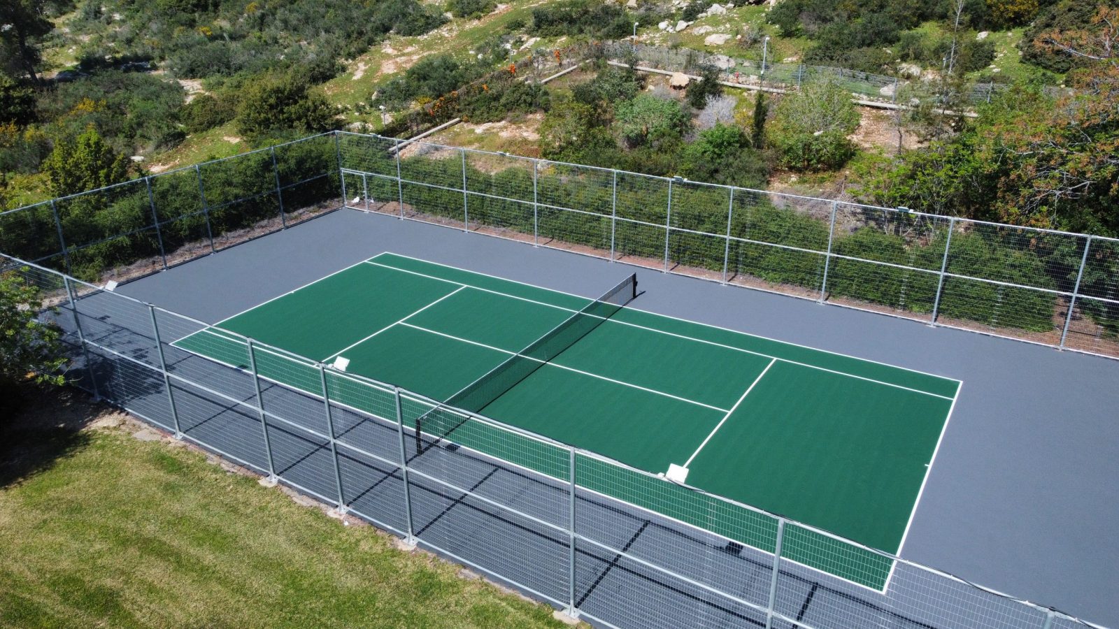 מגרש  טניס ביתי